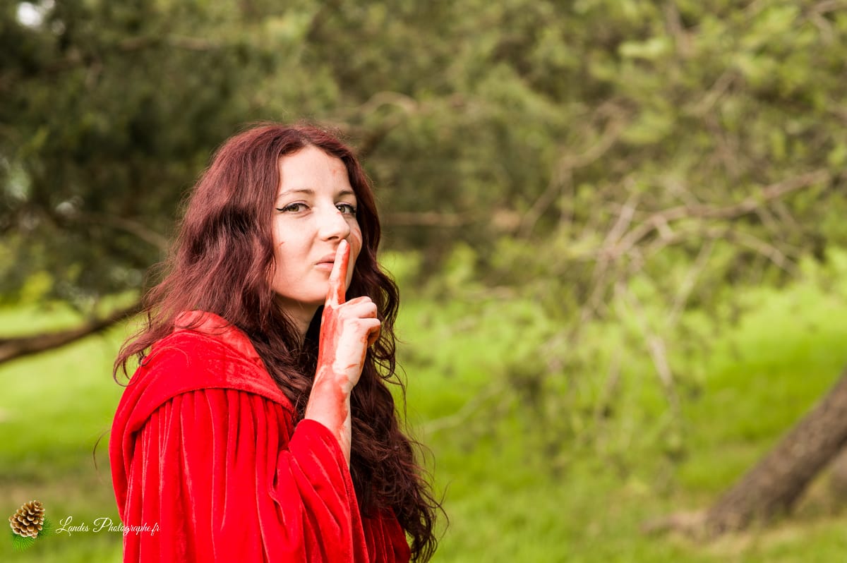 🌲 Le Petit Chaperon Rouge : Une Réinterprétation Mystérieuse avec Ornella Le Petit Chaperon Rouge