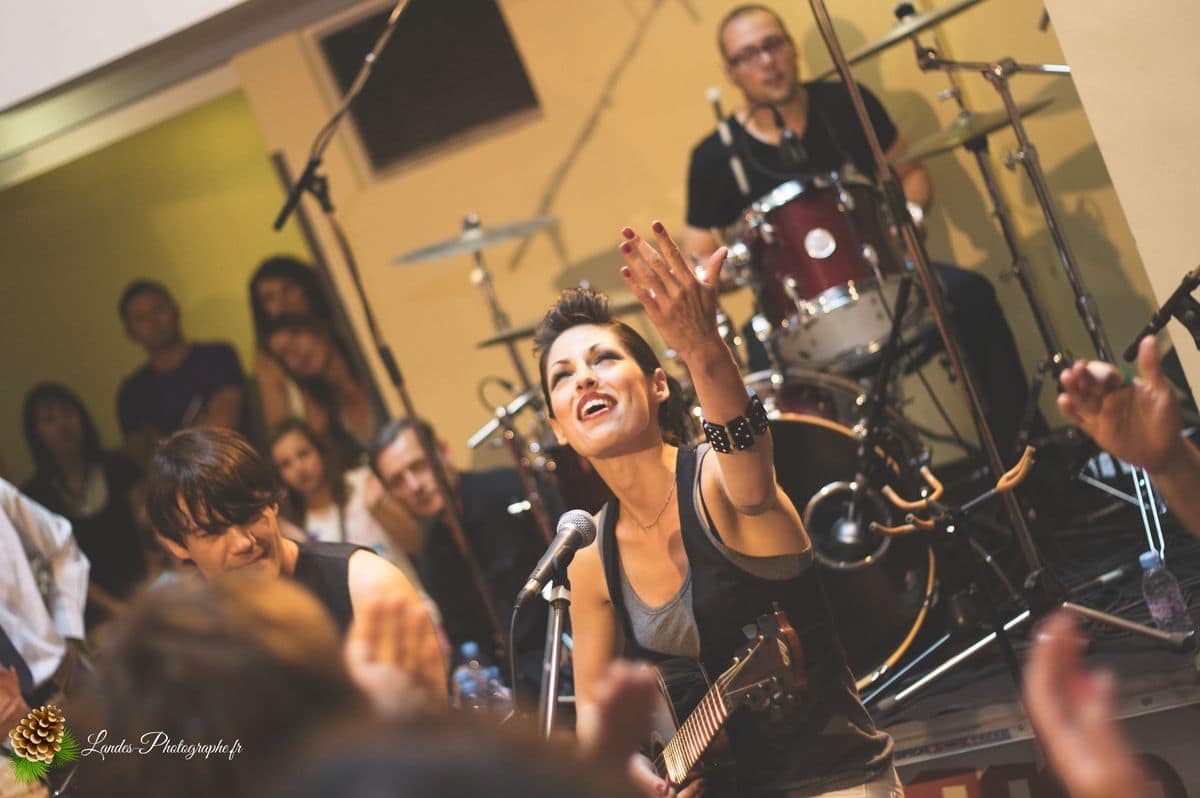 ✨ Superbus en Acoustique : L'Événement Show Case au Virgin Megastore de Bordeaux Superbus en showcase au Virgin Megastore de Bordeaux