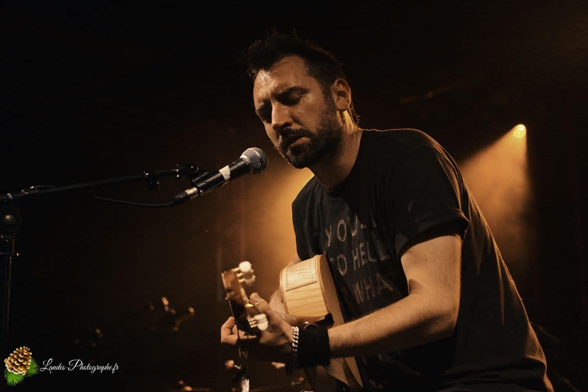 🎸 Fink : L'Ambiance Envoûtante du Folk et Blues à l'Espace Tatry Fink en concert à l’Espace Tatry de Bordeaux
