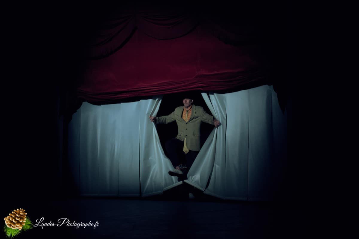 🎪 Les Arts du Cirque à Bordeaux : Le Palais Nibo et ses Pensionnaires Le Palais Nibo et ses pensionnaires