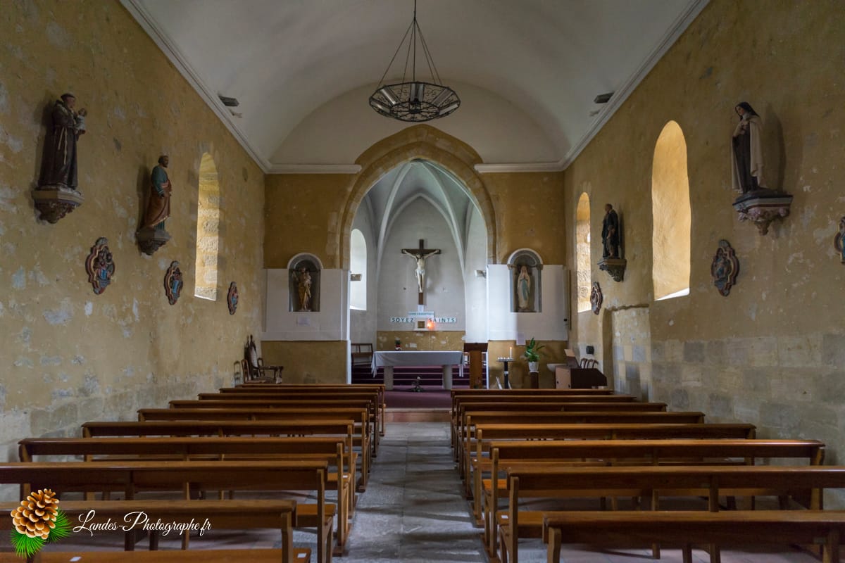 🗝️ L'Église Saint-Pierre d'Angresse : Du Roman au Gothique Église Saint-Pierre d