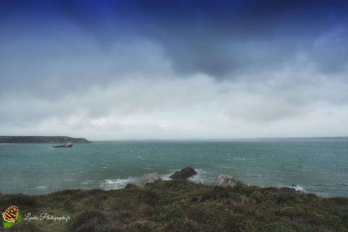 🏞️ Trez Rouz à Camaret-sur-Mer : La Presqu'île vue d'en haut Trez Rouz à Camaret-sur-Mer