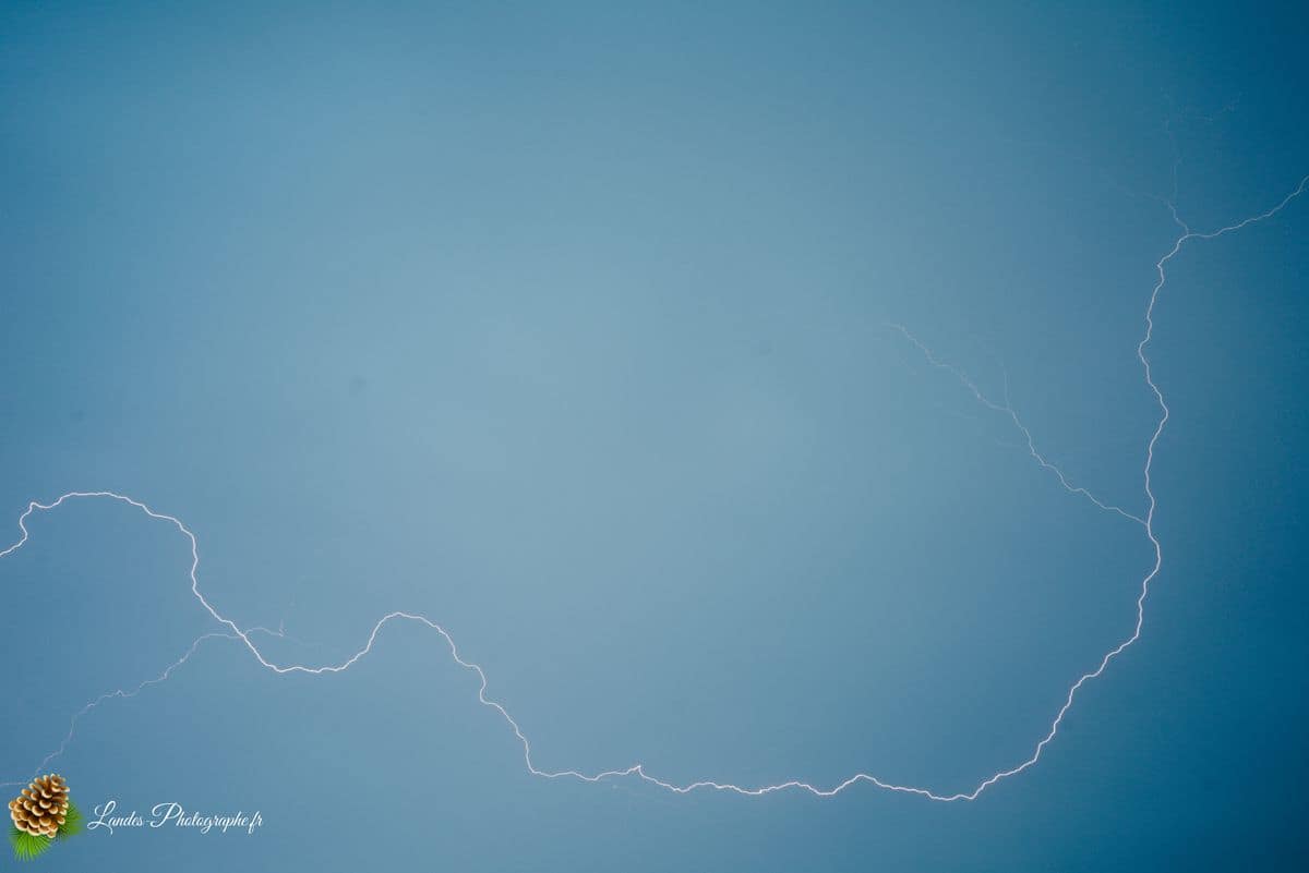 ⚡ Orage au-dessus de Camaret-sur-Mer : Le Ciel en furie Orage au-dessus de Camaret-sur-Mer
