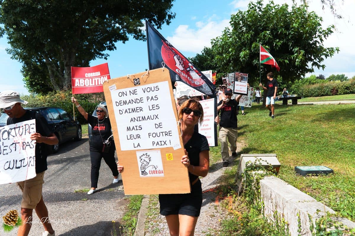 ✊ Manifestation pour l’abolition de la corrida à Saint-Vincent-de-Tyrosse Manifestation pour l’abolition de la corrida à Saint-Vincent-de-Tyrosse