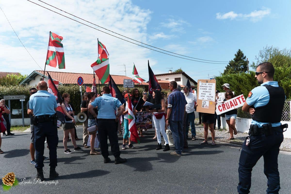 ✊ Manifestation pour l’abolition de la corrida à Saint-Vincent-de-Tyrosse Manifestation pour l’abolition de la corrida à Saint-Vincent-de-Tyrosse