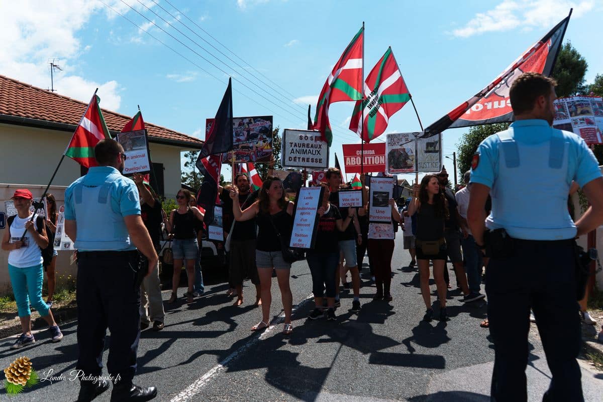 ✊ Manifestation pour l’abolition de la corrida à Saint-Vincent-de-Tyrosse Manifestation pour l’abolition de la corrida à Saint-Vincent-de-Tyrosse