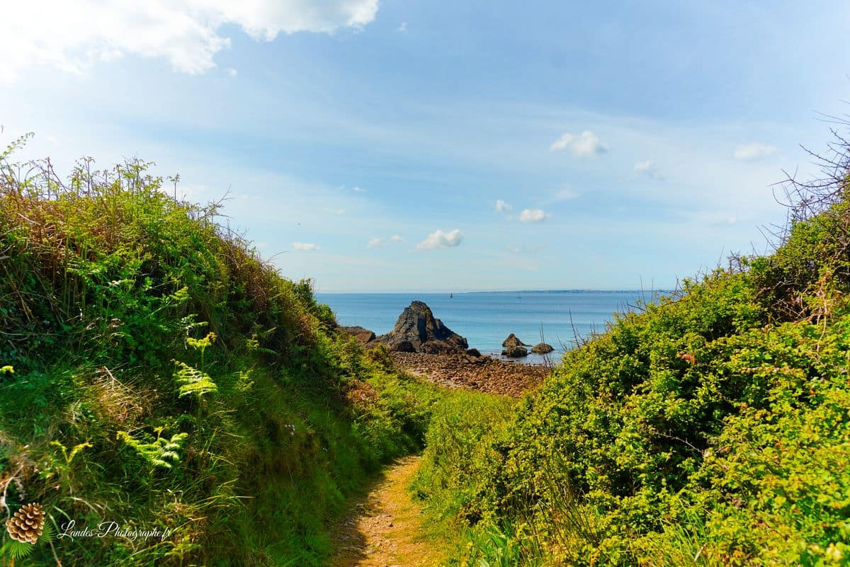 🏖️ Plage de Trez Rouz : Lumière et Patrimoine sur l'Anse de Camaret Plage de Trez Rouz