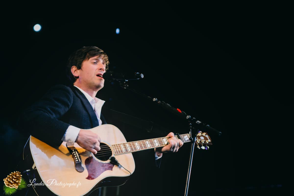 🎸 L'Élégance en Musique : Thomas Dutronc au Festival En Bonne Voix 2016 Thomas Dutronc en live au Festival En Bonne Voix 2016