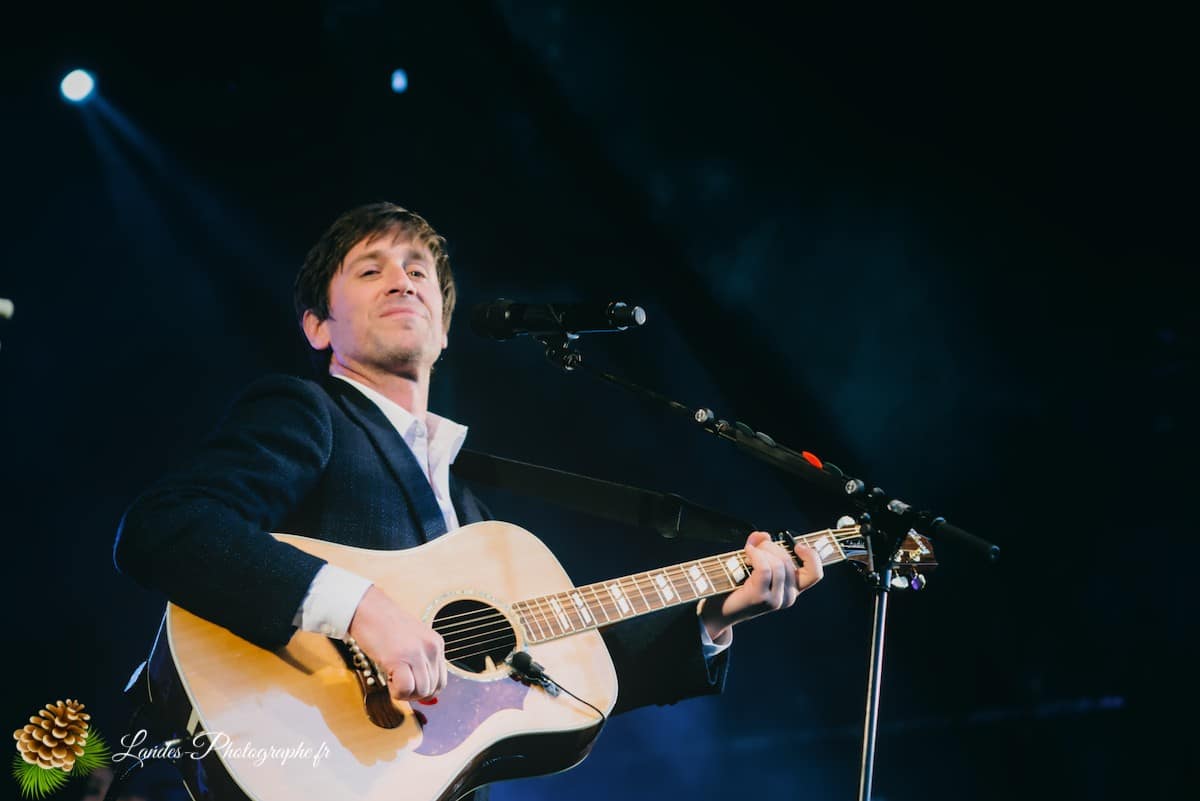 🎸 L'Élégance en Musique : Thomas Dutronc au Festival En Bonne Voix 2016 Thomas Dutronc en live au Festival En Bonne Voix 2016