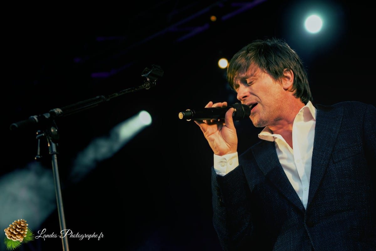 🎸 L'Élégance en Musique : Thomas Dutronc au Festival En Bonne Voix 2016 Thomas Dutronc en live au Festival En Bonne Voix 2016