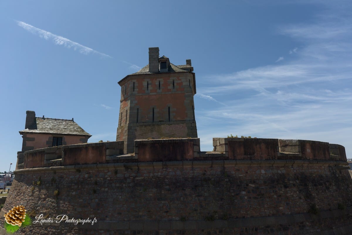 🏰 La Tour Vauban (ou Tour Dorée) à Camaret-sur-Mer Tour Vauban
