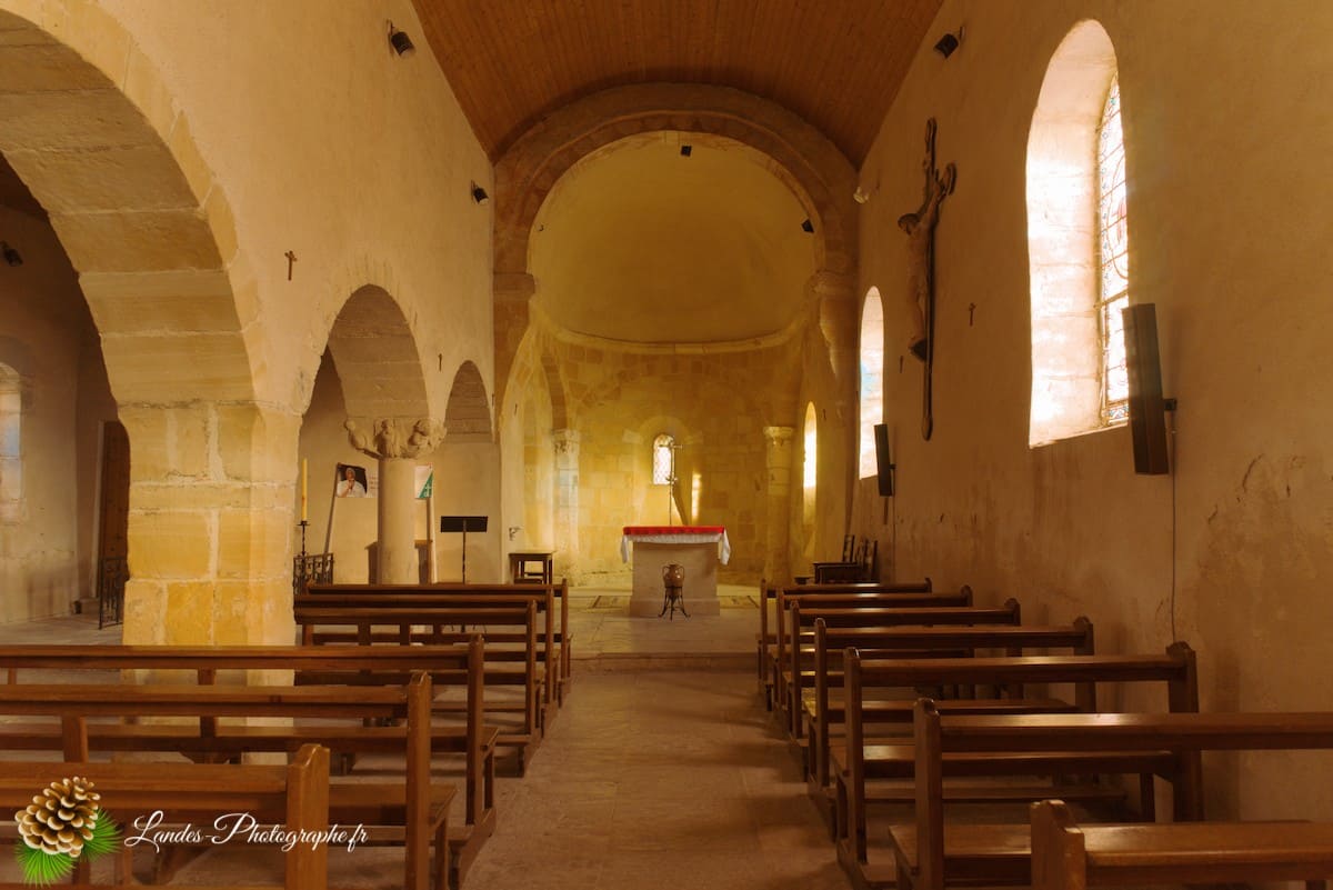 🌾 L'Église Saint-Martin d'Orx : Entre Marais et Traditions Eglise Saint-Martin d