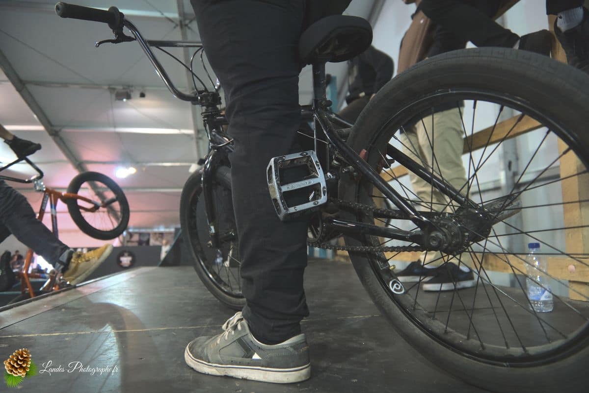 🚴‍♂️ Adrénaline en Images : Reportage Photo du BMX Street Contest Indoor 18 BMX Street Contest Indoor 18