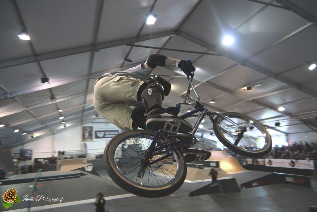 🚴‍♂️ Adrénaline en Images : Reportage Photo du BMX Street Contest Indoor 18 BMX Street Contest Indoor 18