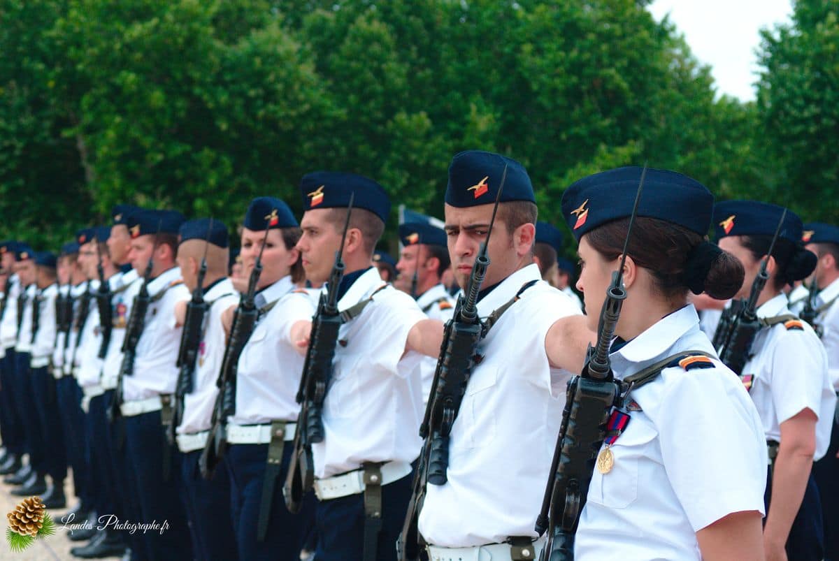 đ«đ· SolennitĂ© RĂ©publicaine : Reportage de la CĂ©rĂ©monie du 14 Juillet Ă Bordeaux CĂ©rĂ©monie du 14 Juillet Ă Bordeaux