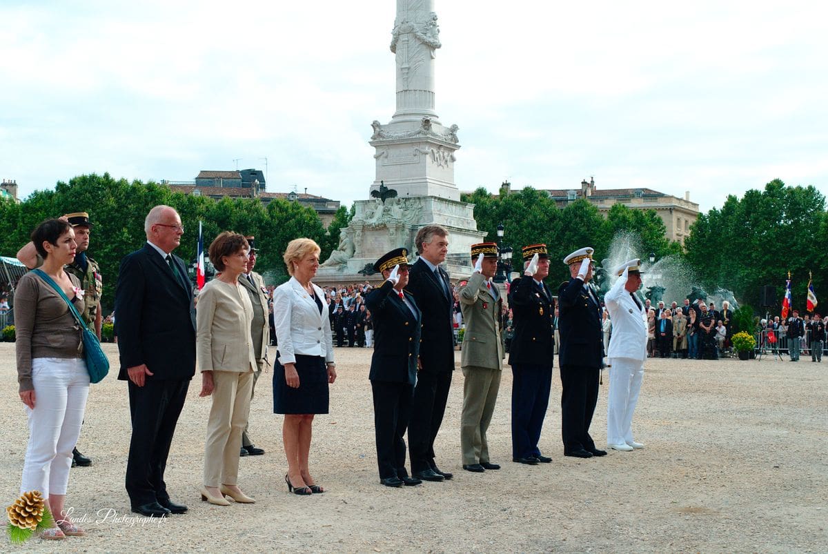 đ«đ· SolennitĂ© RĂ©publicaine : Reportage de la CĂ©rĂ©monie du 14 Juillet Ă Bordeaux CĂ©rĂ©monie du 14 Juillet Ă Bordeaux