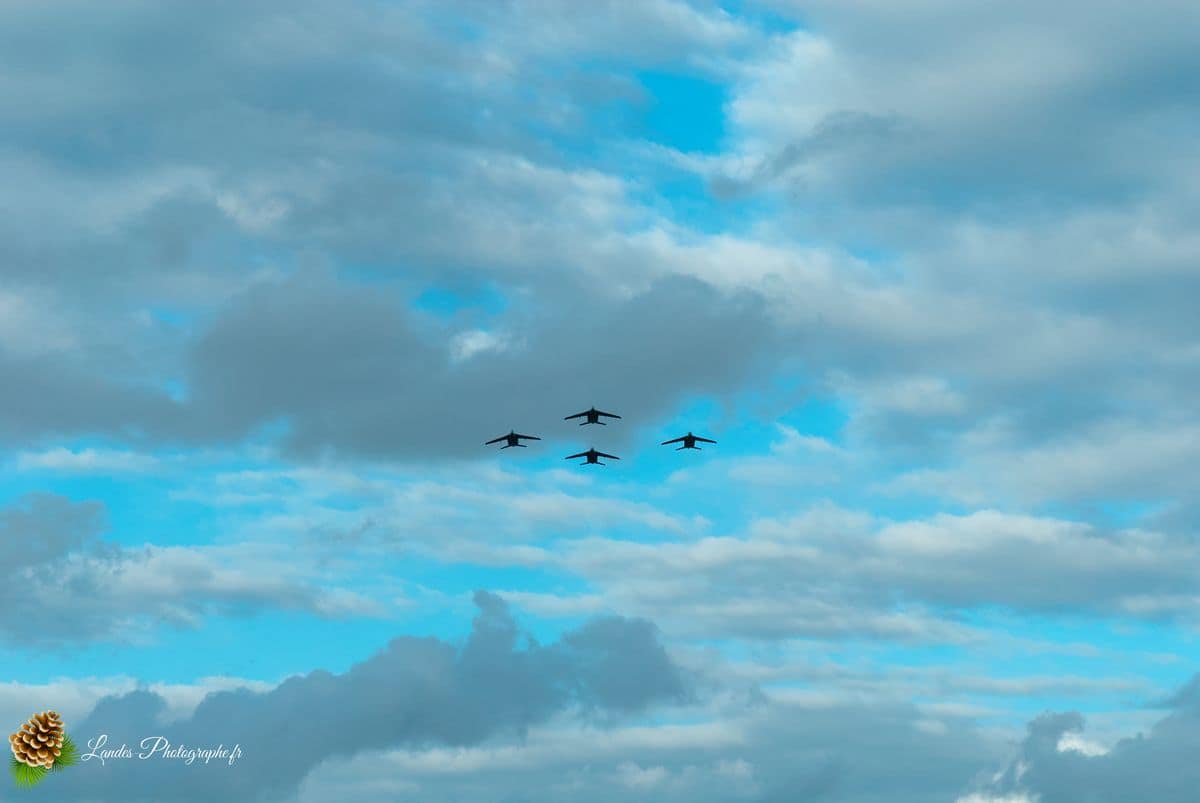 đ«đ· SolennitĂ© RĂ©publicaine : Reportage de la CĂ©rĂ©monie du 14 Juillet Ă Bordeaux CĂ©rĂ©monie du 14 Juillet Ă Bordeaux