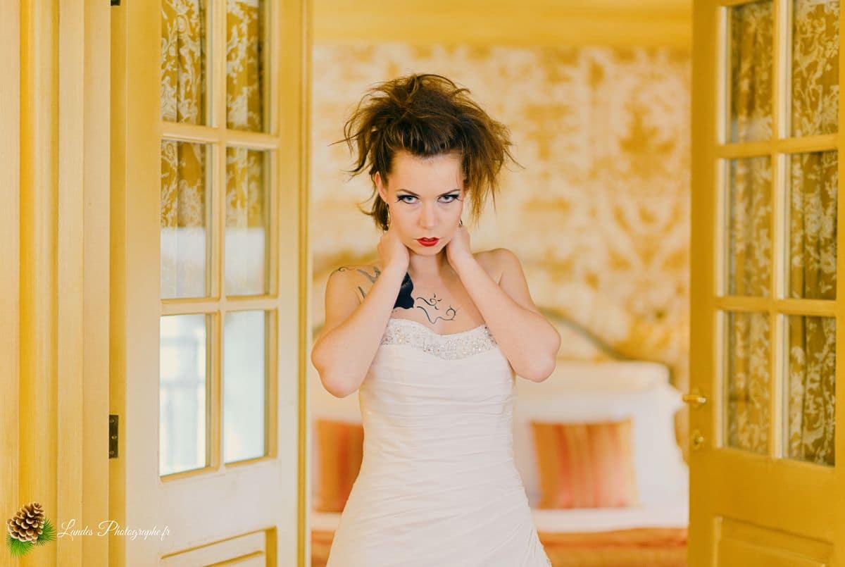 ✨ L'Élégance Intime : Séance Créateur de Robe de Mariée au Château de Mirambeau Agnès au Chateau de Mirambeau