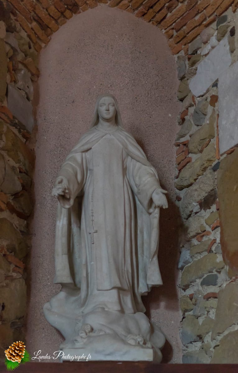🕊️ L'Église Saint-Sever de Tosse : Entre Roman et Néo-Landais Église Saint-Sever de Tosse