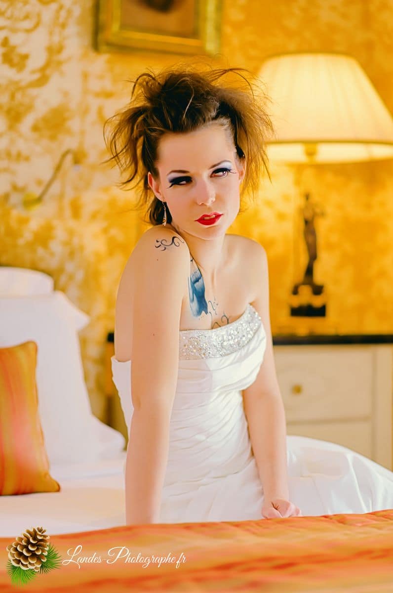 ✨ L'Élégance Intime : Séance Créateur de Robe de Mariée au Château de Mirambeau Agnès au Chateau de Mirambeau