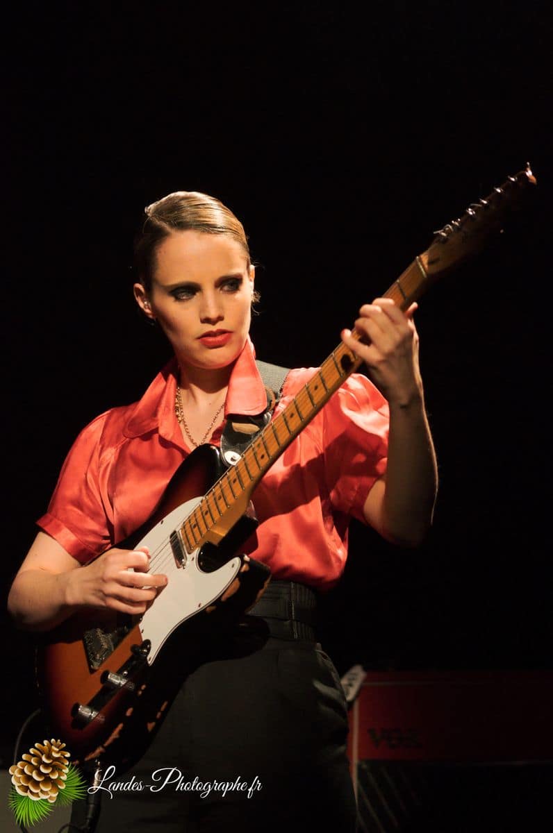 🎸 Anna Calvi : L'Élégance Mystérieuse au Rocher Palmer de Cenon Anna Calvi en concert au Rocher Palmer de Cenon