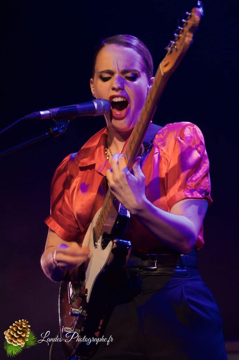 🎸 Anna Calvi : L'Élégance Mystérieuse au Rocher Palmer de Cenon Anna Calvi en concert au Rocher Palmer de Cenon