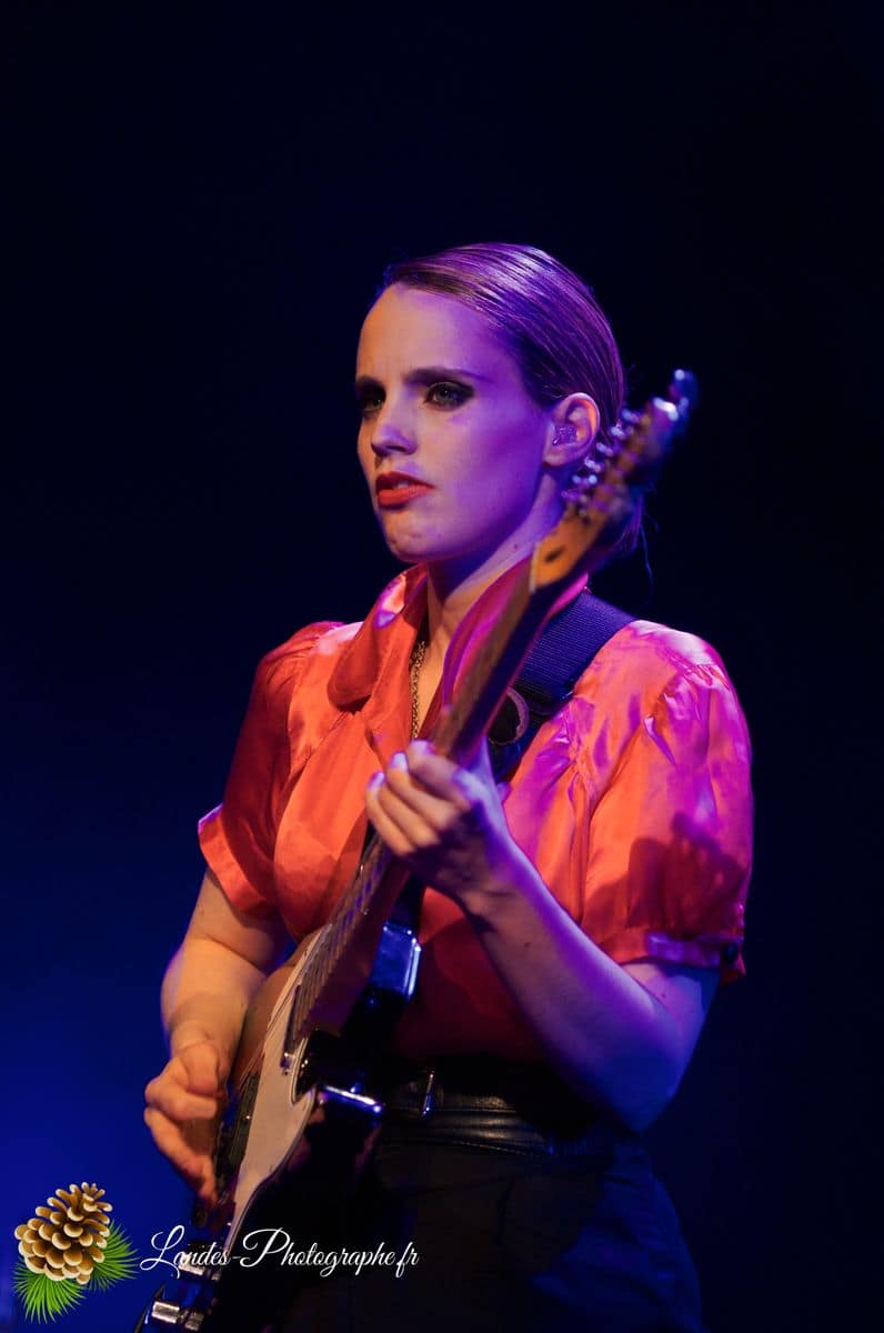 🎸 Anna Calvi : L'Élégance Mystérieuse au Rocher Palmer de Cenon Anna Calvi en concert au Rocher Palmer de Cenon