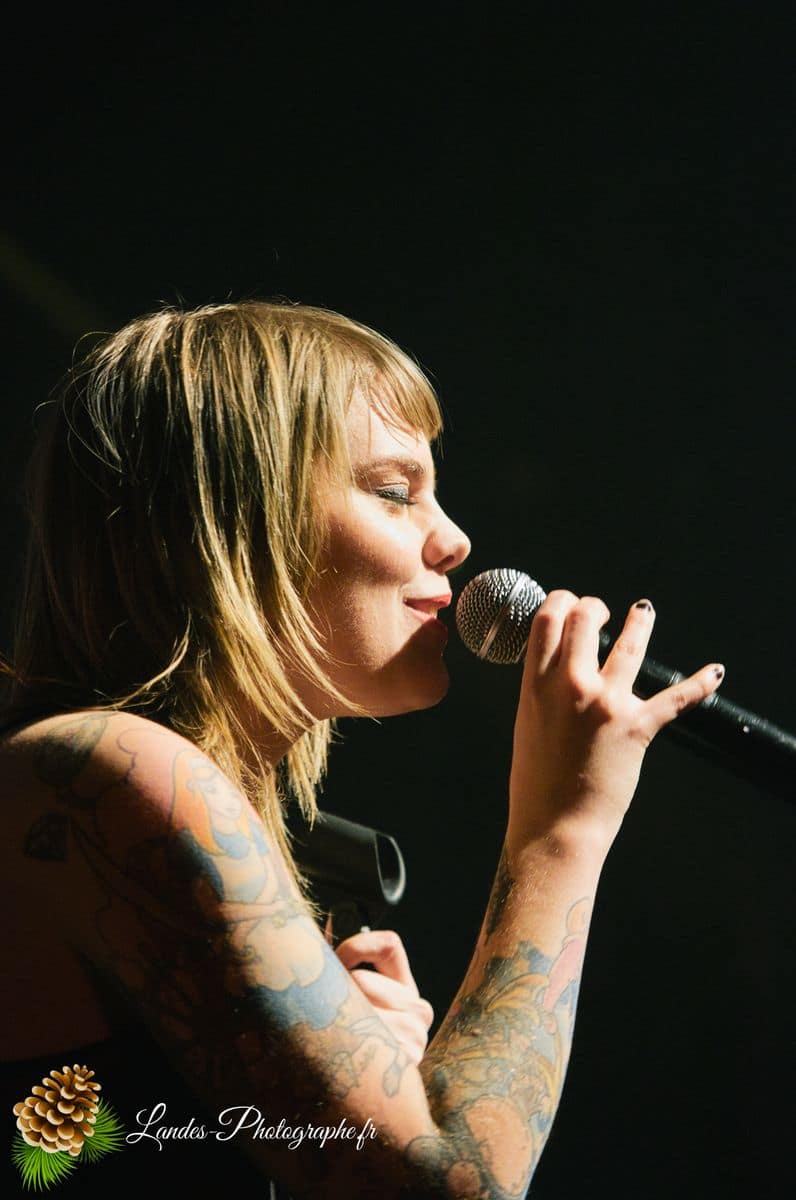 🎹 Cœur de Pirate : Intimité et Mélancolie à la Rock School Barbey de Bordeaux Cœur de Pirate à la Rock School Barbey de Bordeaux