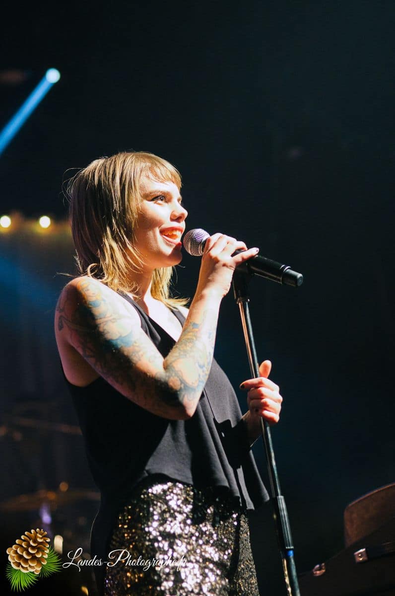 🎹 Cœur de Pirate : Intimité et Mélancolie à la Rock School Barbey de Bordeaux Cœur de Pirate à la Rock School Barbey de Bordeaux