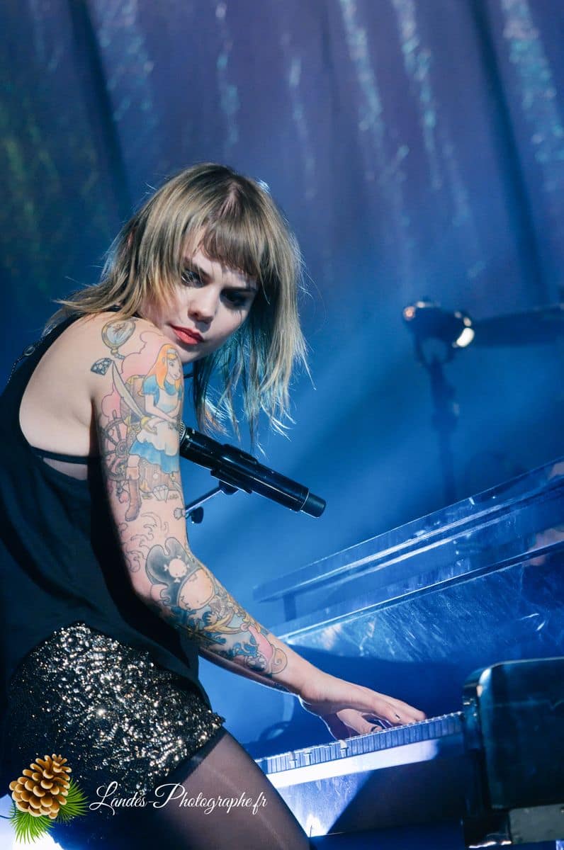 🎹 Cœur de Pirate : Intimité et Mélancolie à la Rock School Barbey de Bordeaux Cœur de Pirate à la Rock School Barbey de Bordeaux