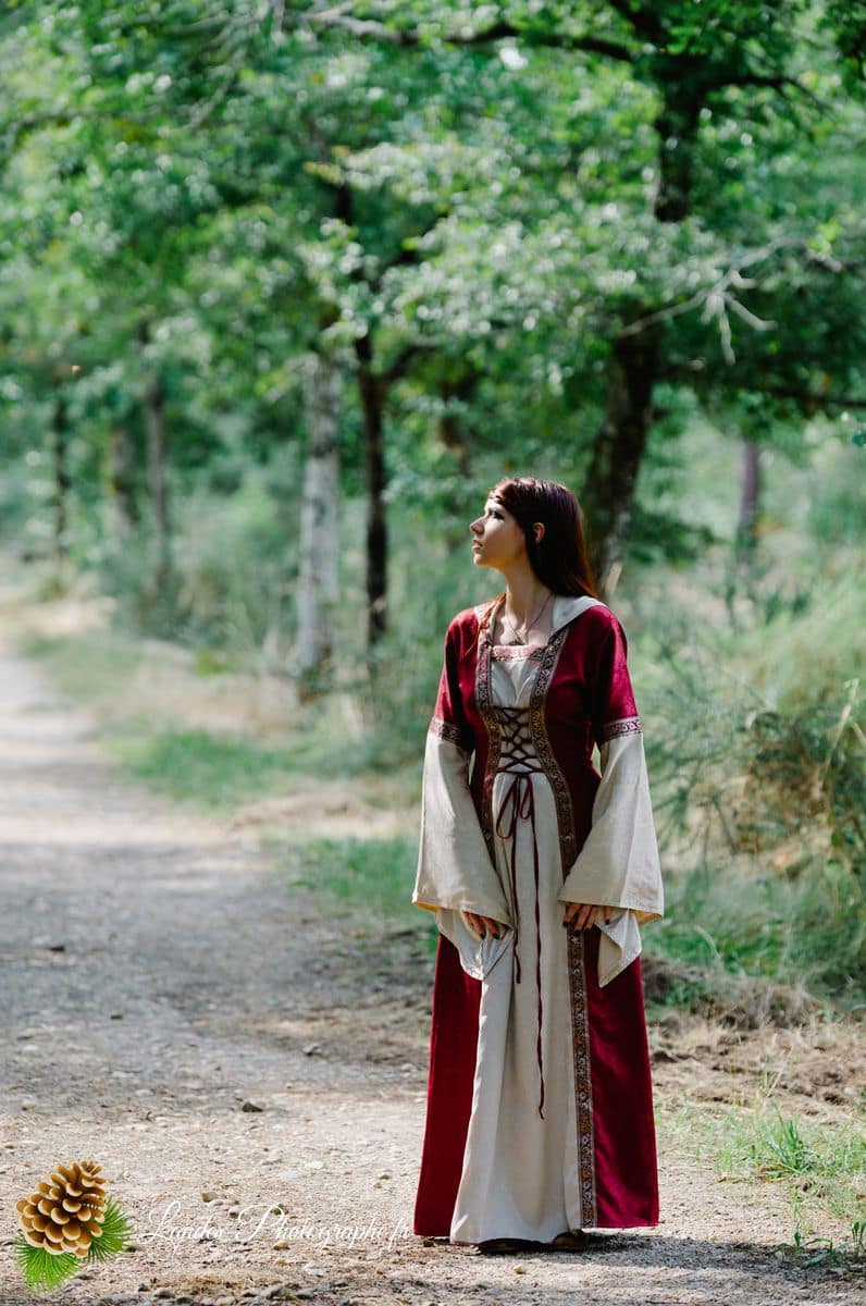 🏰 Époque et Élégance : Séance Photo Portrait Médiéval avec Agnès Médiéval