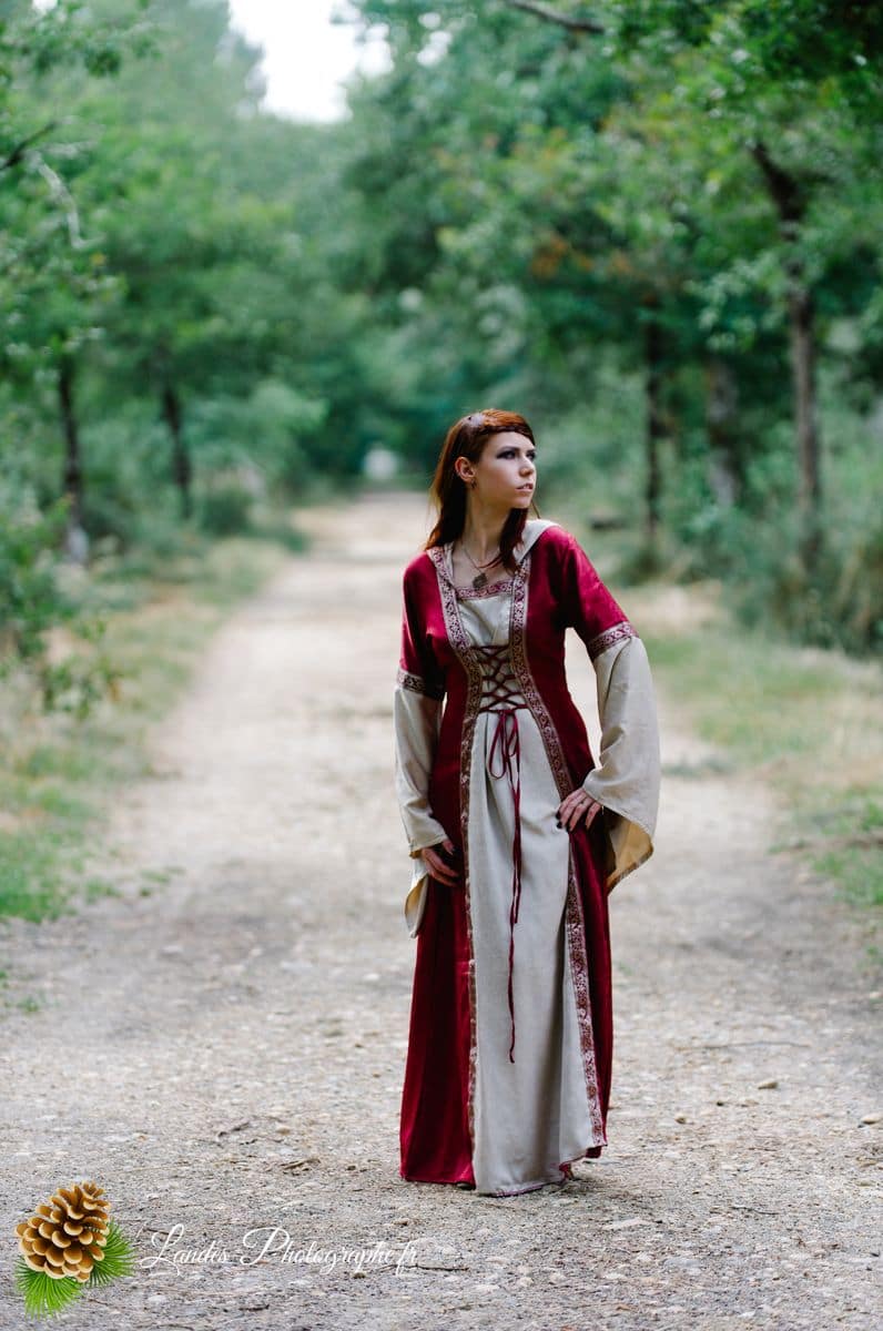 🏰 Époque et Élégance : Séance Photo Portrait Médiéval avec Agnès Médiéval