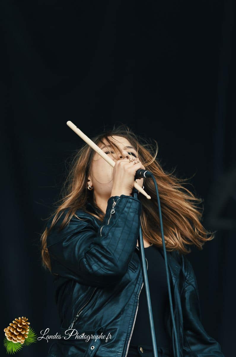 ⚡️ Izia au Festival Garorock 2012 : L'Explosion Rock en Scène Izia en concert au Festival Garorock 2012