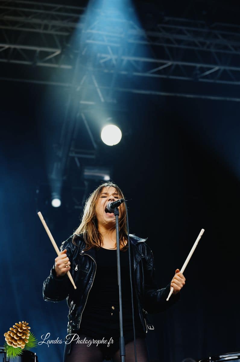 ⚡️ Izia au Festival Garorock 2012 : L'Explosion Rock en Scène Izia en concert au Festival Garorock 2012