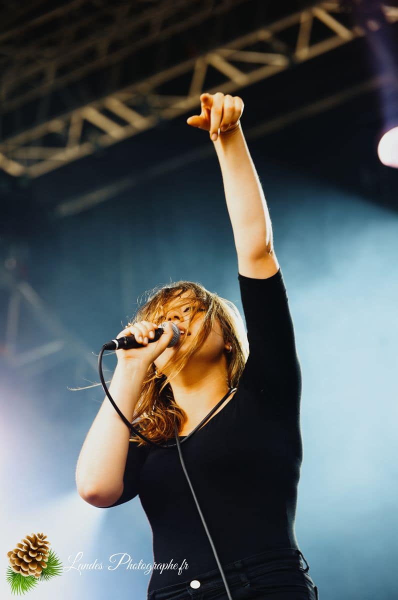 ⚡️ Izia au Festival Garorock 2012 : L'Explosion Rock en Scène Izia en concert au Festival Garorock 2012