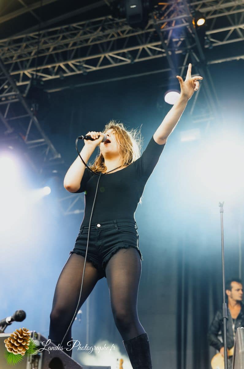 ⚡️ Izia au Festival Garorock 2012 : L'Explosion Rock en Scène Izia en concert au Festival Garorock 2012