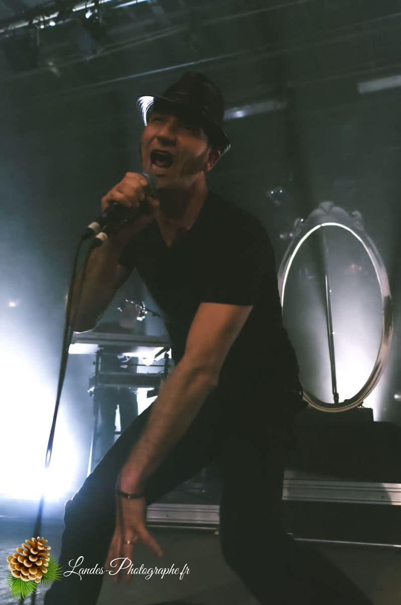 🎩 Le Baratin de la Joie au Big Fuzz 2011 : L'Élégance du Rock Noir à Jonzac Le Baratin de la Joie au Big Fuzz de Jonzac 2011