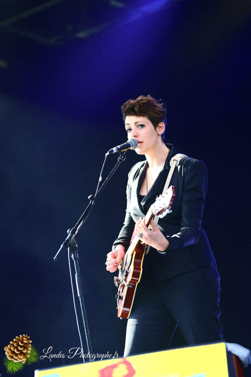 🎶 Mell en concert au Festival En Bonne Voix 2014 Mell en live au Festival En Bonne Voix 2014