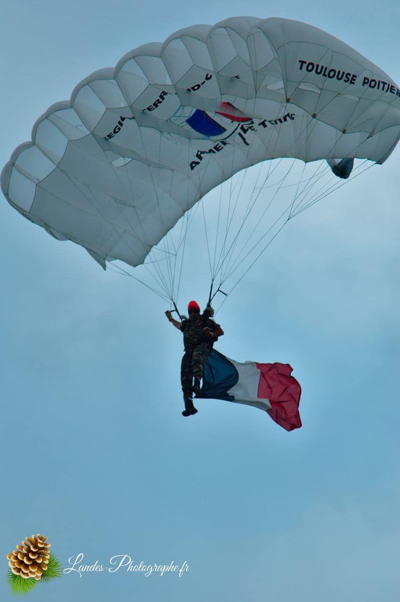 đ«đ· SolennitĂ© RĂ©publicaine : Reportage de la CĂ©rĂ©monie du 14 Juillet Ă Bordeaux CĂ©rĂ©monie du 14 Juillet Ă Bordeaux