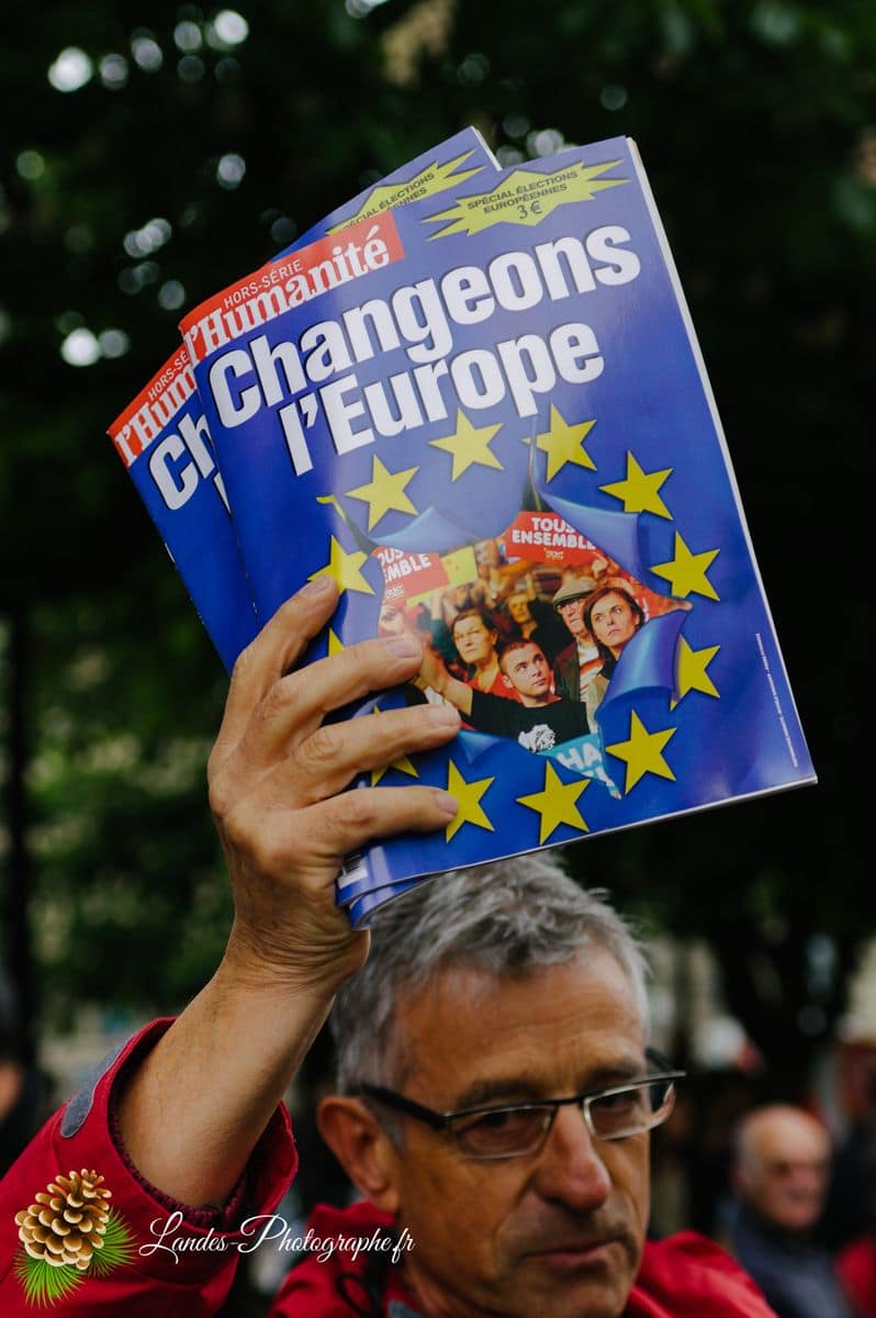 📰 Photojournalisme : Couverture de la Manifestation du 1er Mai à Bordeaux Manifestation du 1er Mai 2009