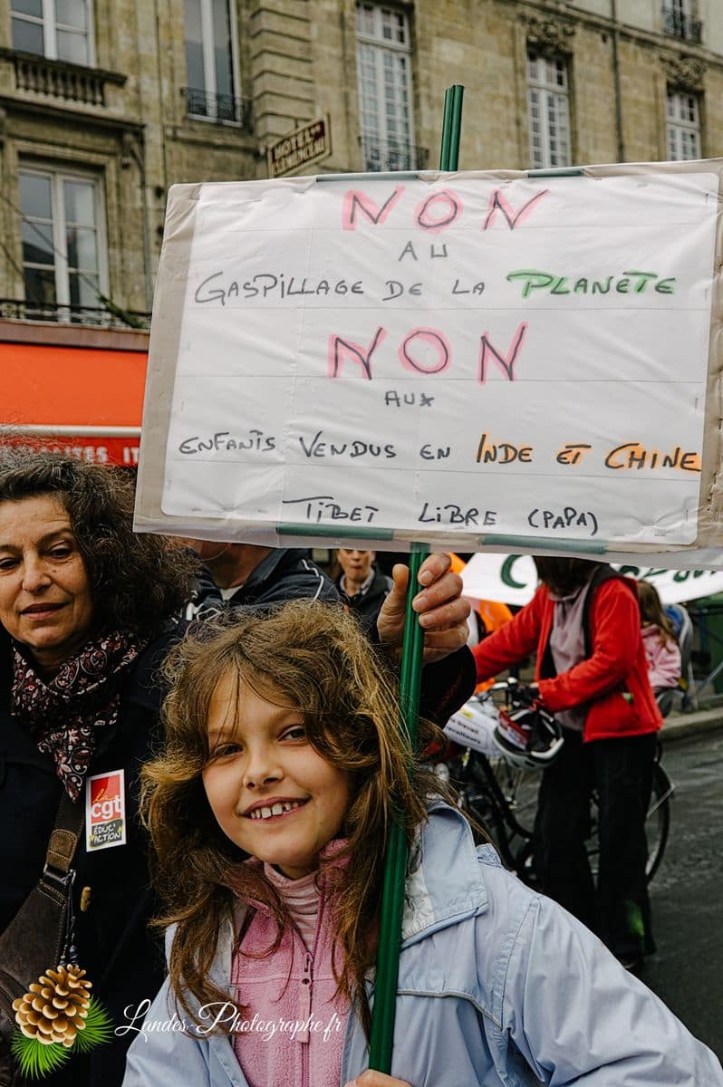 📰 Photojournalisme : Couverture de la Manifestation du 1er Mai à Bordeaux Manifestation du 1er Mai 2009