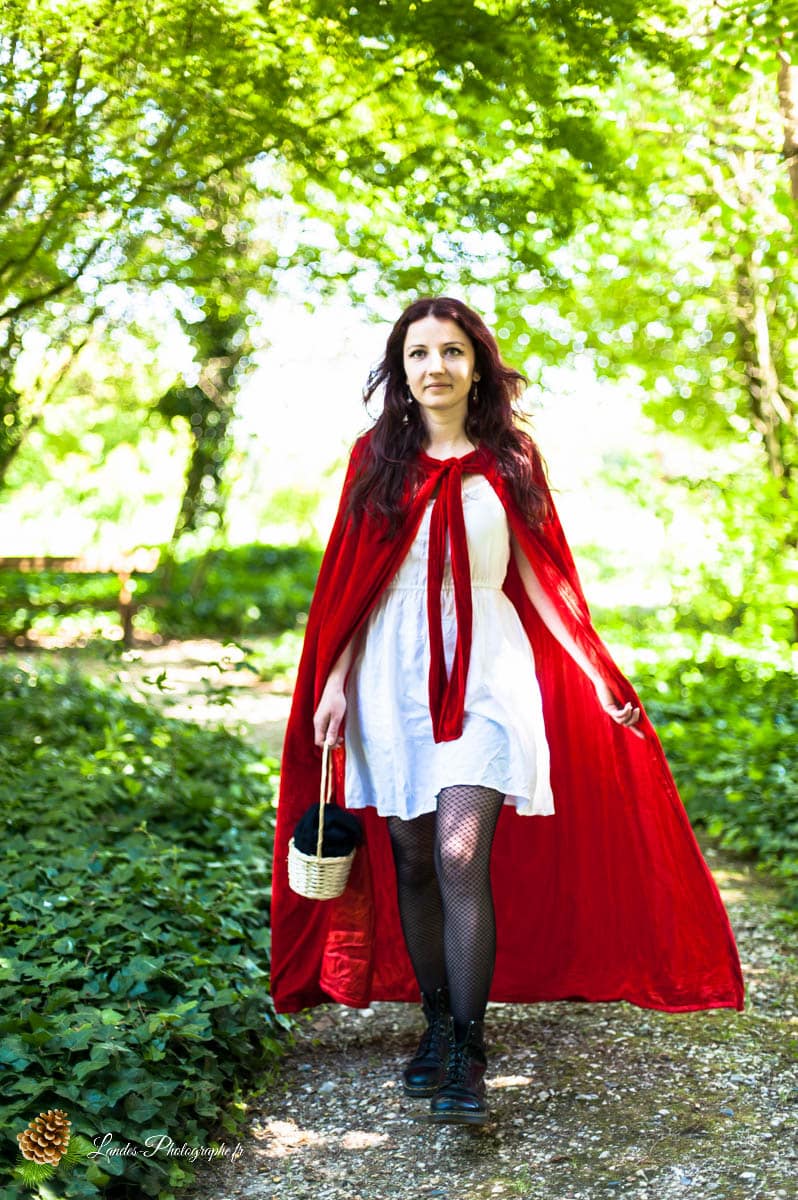 🌲 Le Petit Chaperon Rouge : Une Réinterprétation Mystérieuse avec Ornella Le Petit Chaperon Rouge