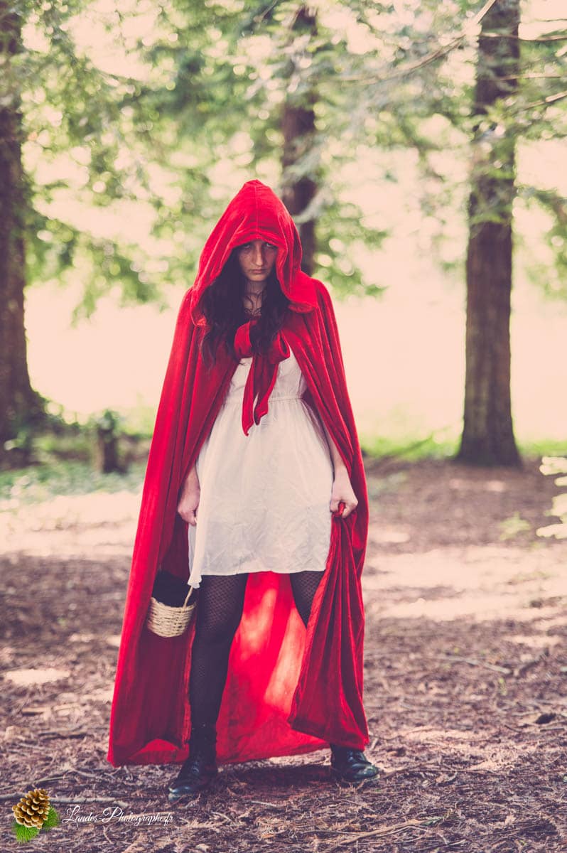 🌲 Le Petit Chaperon Rouge : Une Réinterprétation Mystérieuse avec Ornella Le Petit Chaperon Rouge