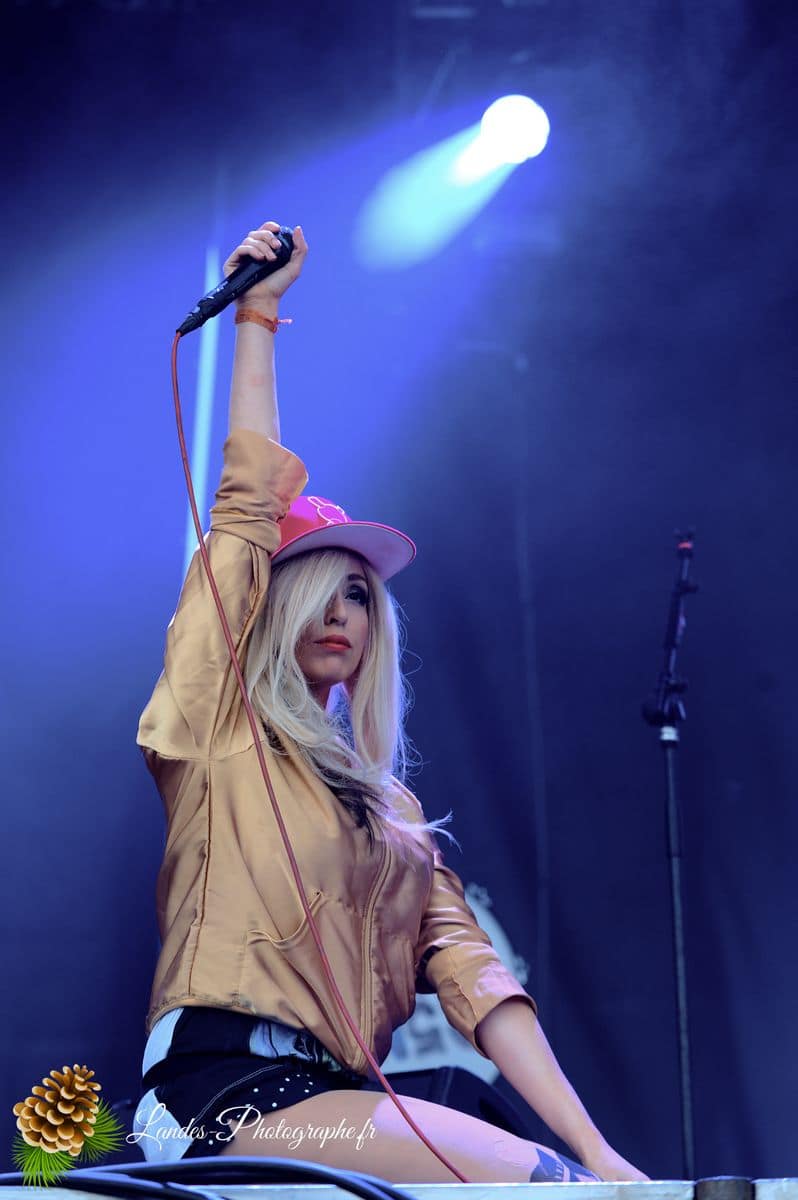 🎧 The Ting Tings au Garorock 2012 : Minimalisme et Énergie Pop-Indie The Ting Tings en concert au Garorock 2012
