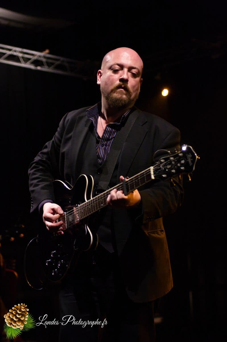 🎙️ Michael J. Sheehy And The Hired Mourners : Ambiance Dark Blues à Bordeaux Michael J. Sheehy And The Hired Mourners à l’Espace Tatry de Bordeaux