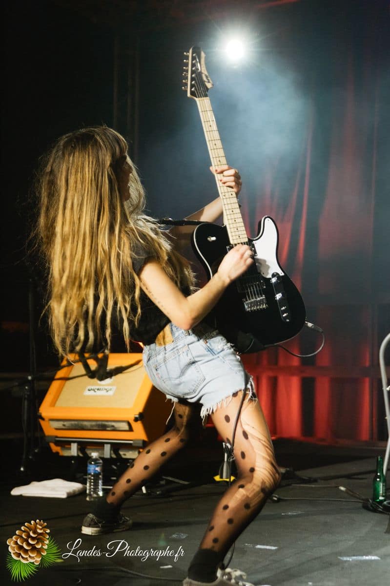 🎸 Les Plasticines : Capturer l'Élan d'un Groupe Phare à l'Espace Tatry Les Plasticines en live à l’Espace Tatry de Bordeaux