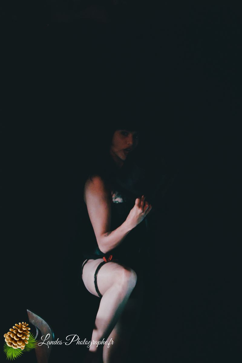 ✨ Extravagance et Glamour : The Divine Ladies – « Dans Tous Les Sens » The Divine Ladies : Dans Tous Les Sens