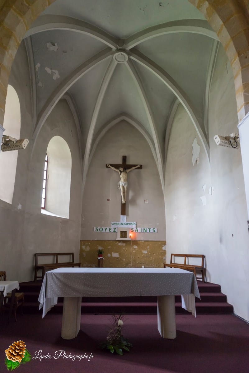 🗝️ L'Église Saint-Pierre d'Angresse : Du Roman au Gothique Église Saint-Pierre d