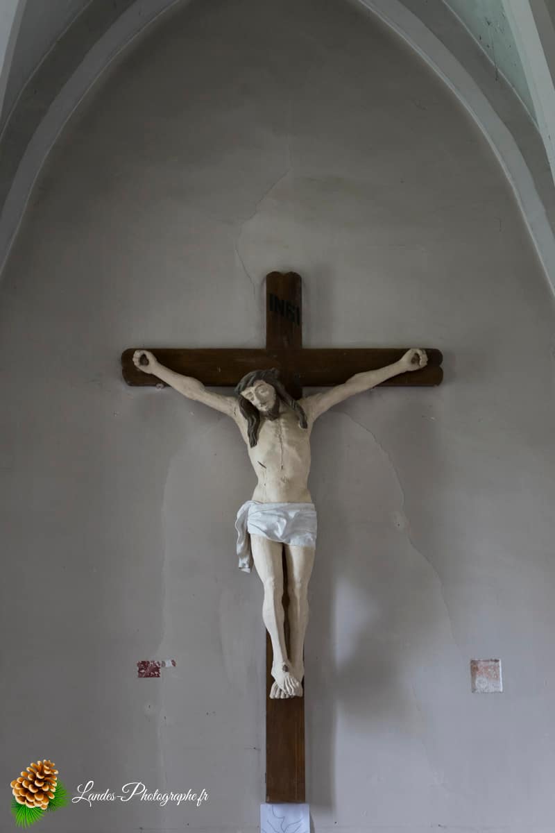 🗝️ L'Église Saint-Pierre d'Angresse : Du Roman au Gothique Église Saint-Pierre d