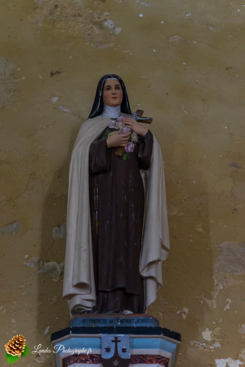 🗝️ L'Église Saint-Pierre d'Angresse : Du Roman au Gothique Église Saint-Pierre d